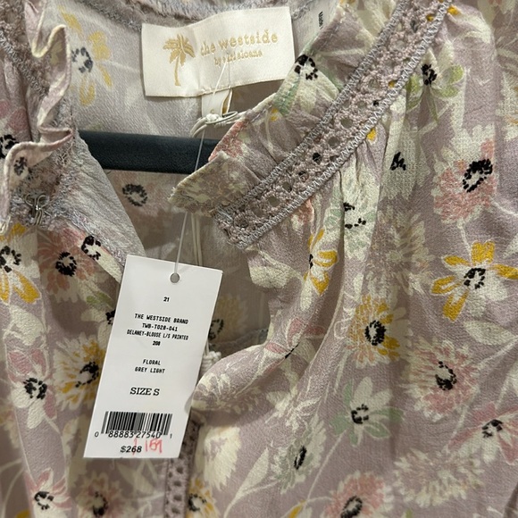 Floral blouse from the NYC store The Westside. New with tags. - Picture 2 of 4